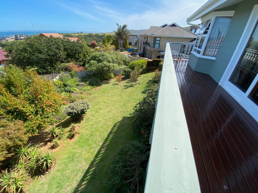 4 Bedroom Property for Sale in Outeniqua Strand Western Cape